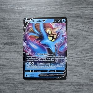 Omastar V #35 Pokemon Silver Tempest Pokemon Holo Card